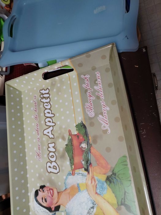 vários tabuleiros em madeira e acrílico