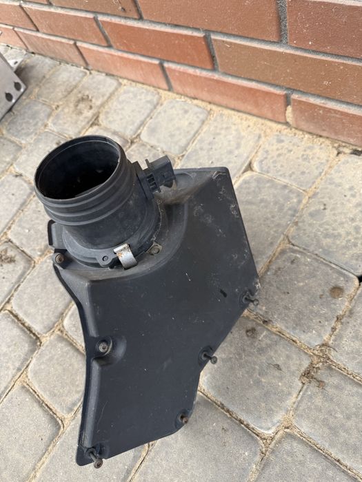 Audi A4 B8 A5 obudowa filtra powietrza przepływomierz 8K0