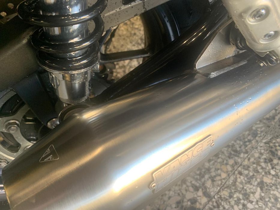 Triumph Bonneville Street Twin 900 Irrepreensível Nacional 11.873 Kms