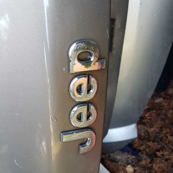 logo emblemat znaczek napis JEEP