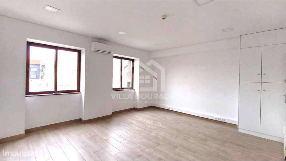 Escritório Renovado na Baixa do Porto