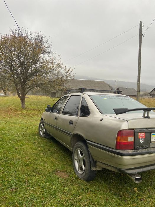 Опель Вектра А 2.0 бенз
