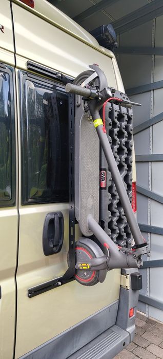 Uchwyt do montażu przewozu hulajnogi