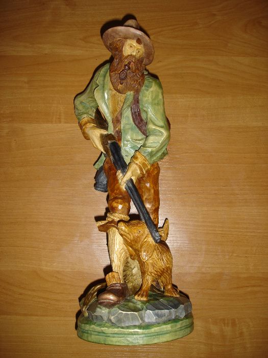 Rzeźba drewniana Myśliwy na polowaniu prezent