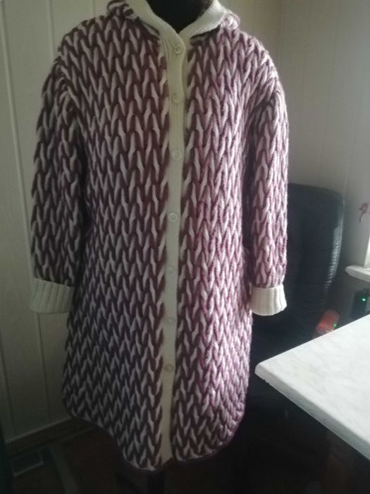 Кардиган пальто в"язане вручну вовняна пряжа гарні нитки