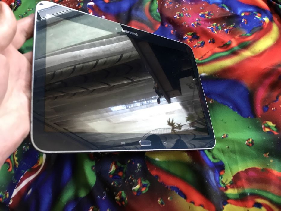 Шустрый Samsung Galaxy Tab 3. 10 дюймов. Андроид 7.1