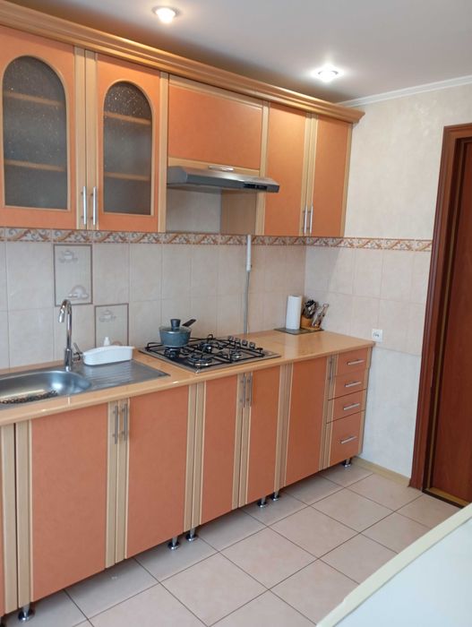 Продам  трьох кімнатну квартиру