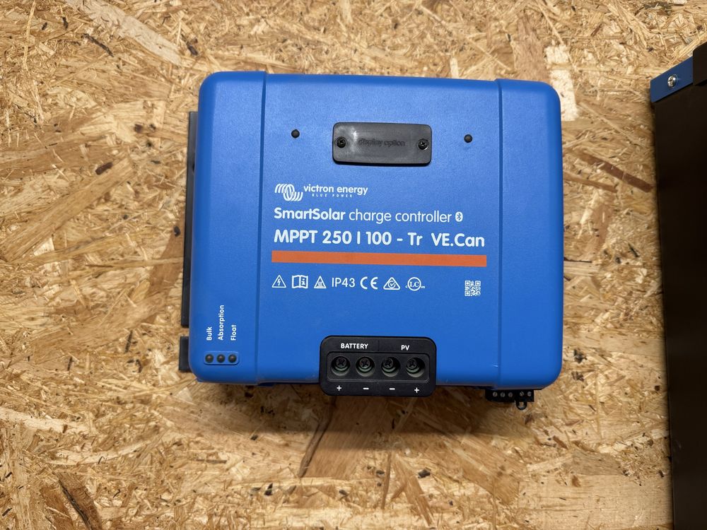 Sistema victron solar completo ( pouco uso )