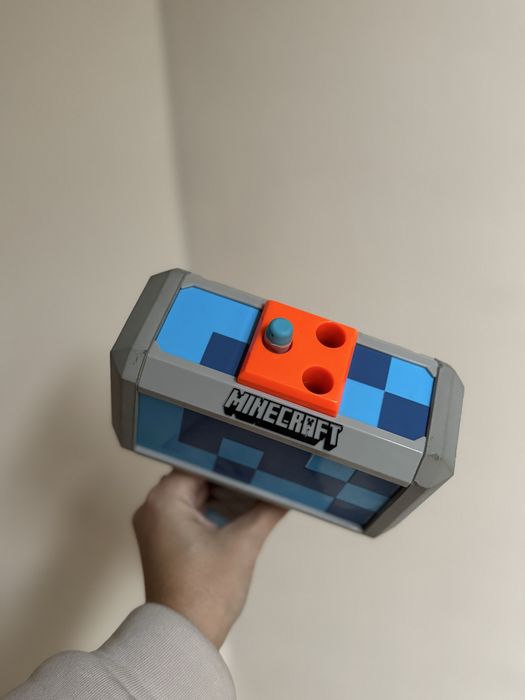 Nerf бластери , minecraft молот.