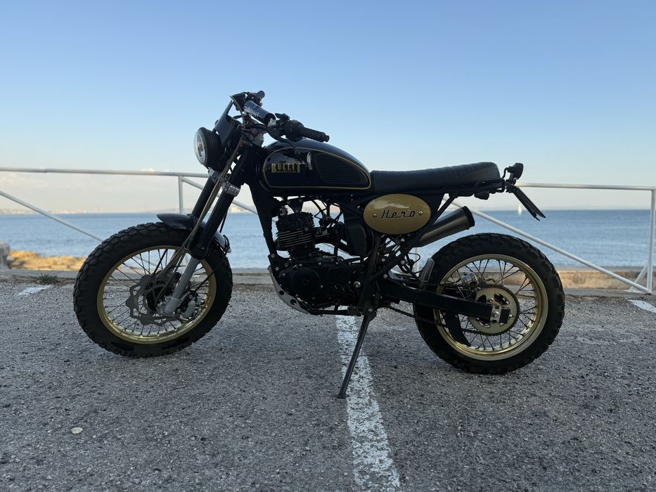 Bullit Hero 125 Preta e Dourada - 01/2021