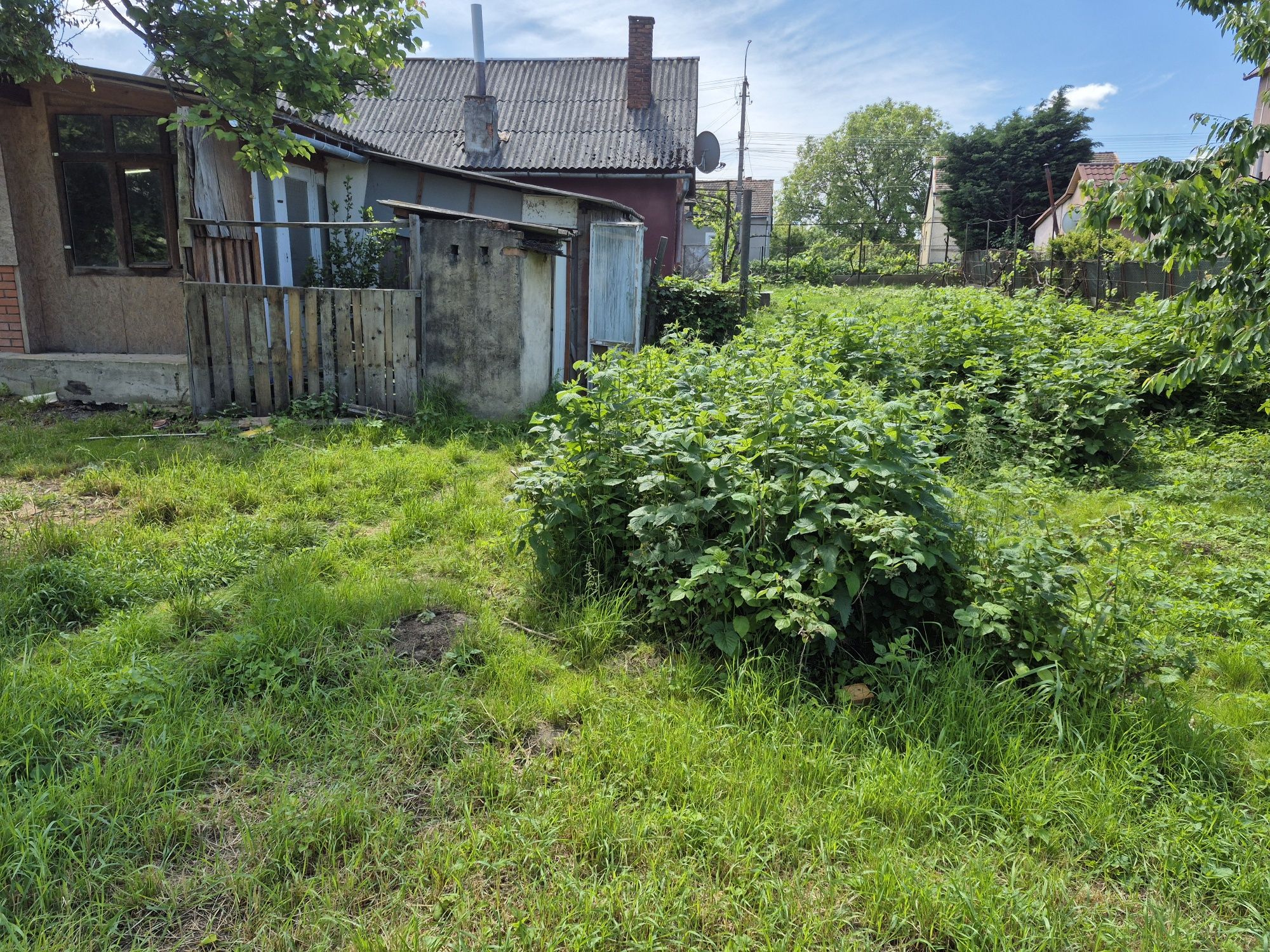 Продаж будинку- бані в місті.