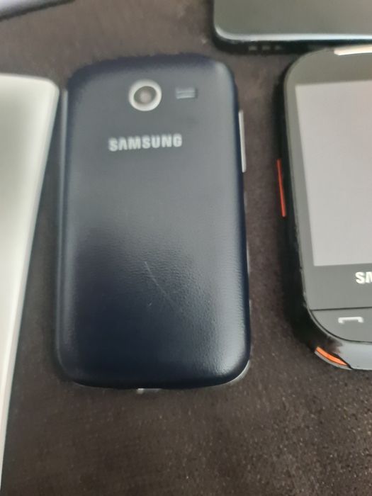 Vendo tablet e smartphone alguns partidos