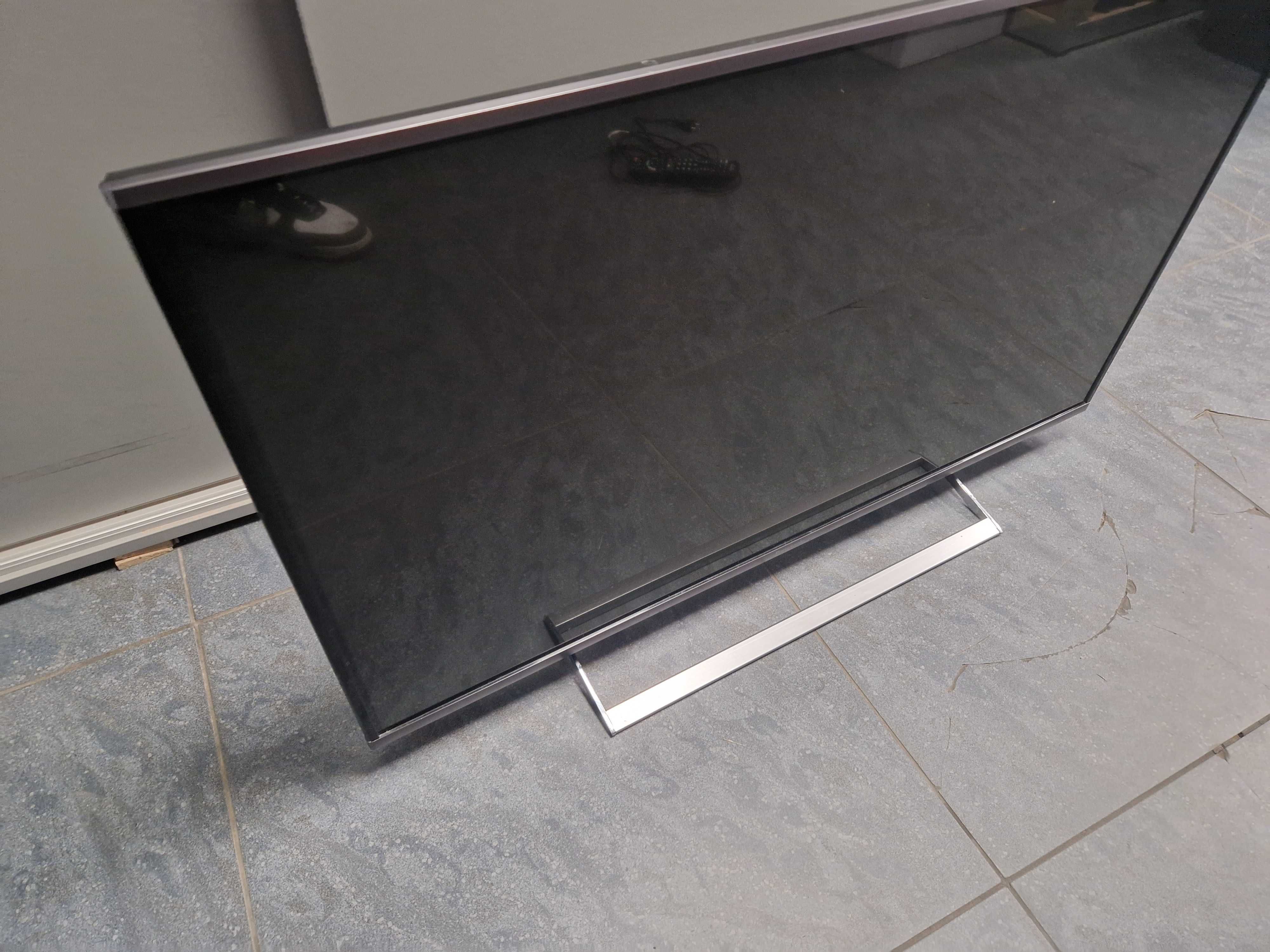 Telewizor LED Panasonic 42 TX 42AST656