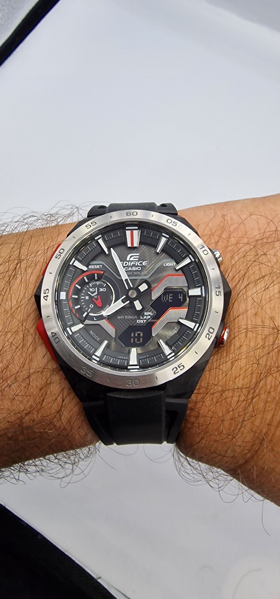 Casio Edifice Solar Windflow - Carbon - Bluetooth - ECB-2200P