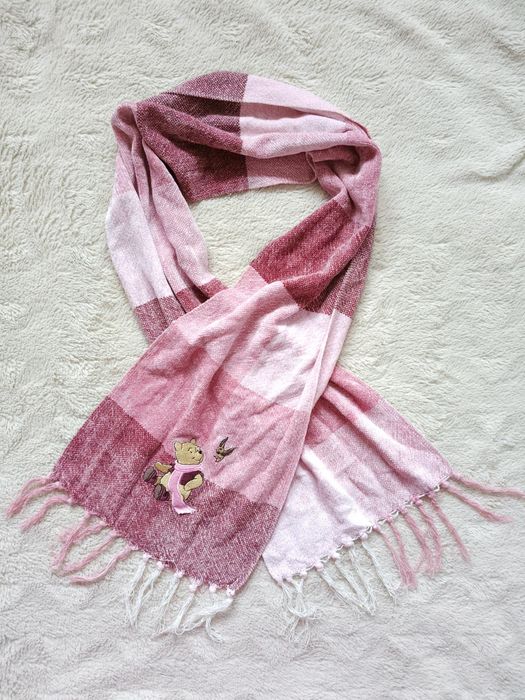 Dziewczęcy szalik w kratę: z Misiem Puchatkiem