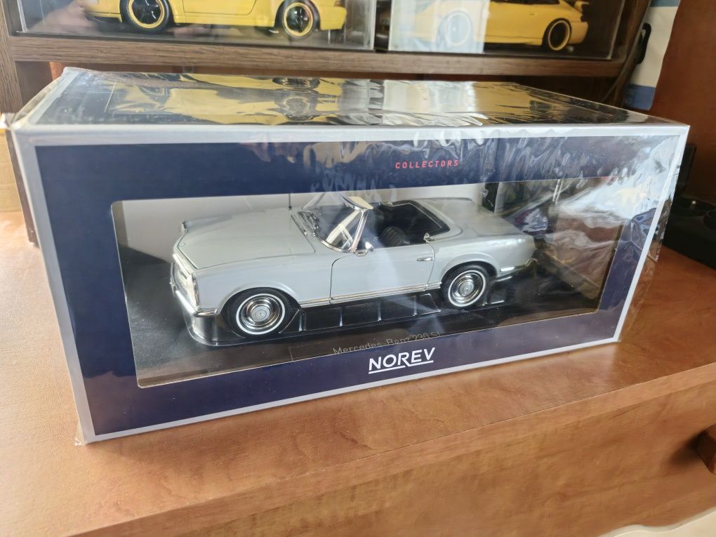 Model Mercedes 230 SL Pagoda, 1/18, Norev