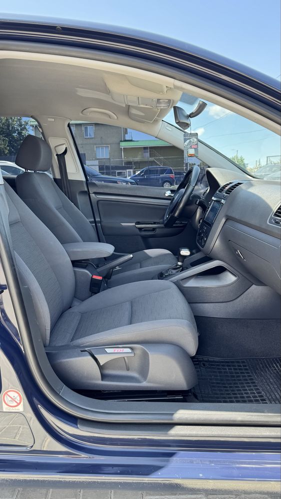 VW Golf 5 Фольксванег Гольф 5 2.0 ДИЗЕЛЬ АВТОМАТ ЕКСКЛЮЗИВ