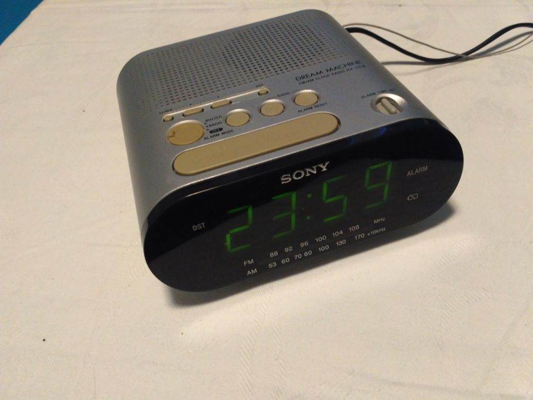 Radio clock sony ICF-C218