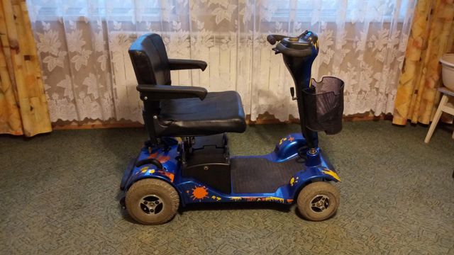 Wózek inwalidzki z napędem