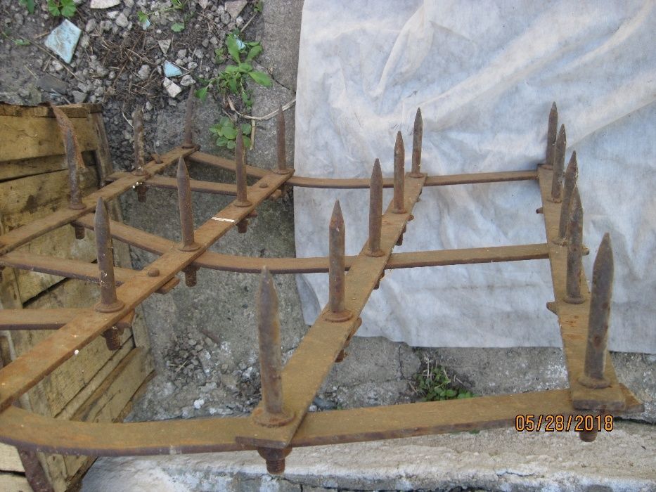 Борона зубчатая размером 65 см. х 59 см.