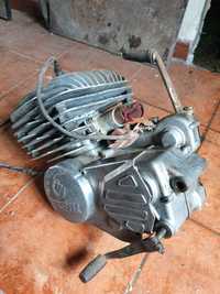 Motor Casal 125 c/ depósito e maletas