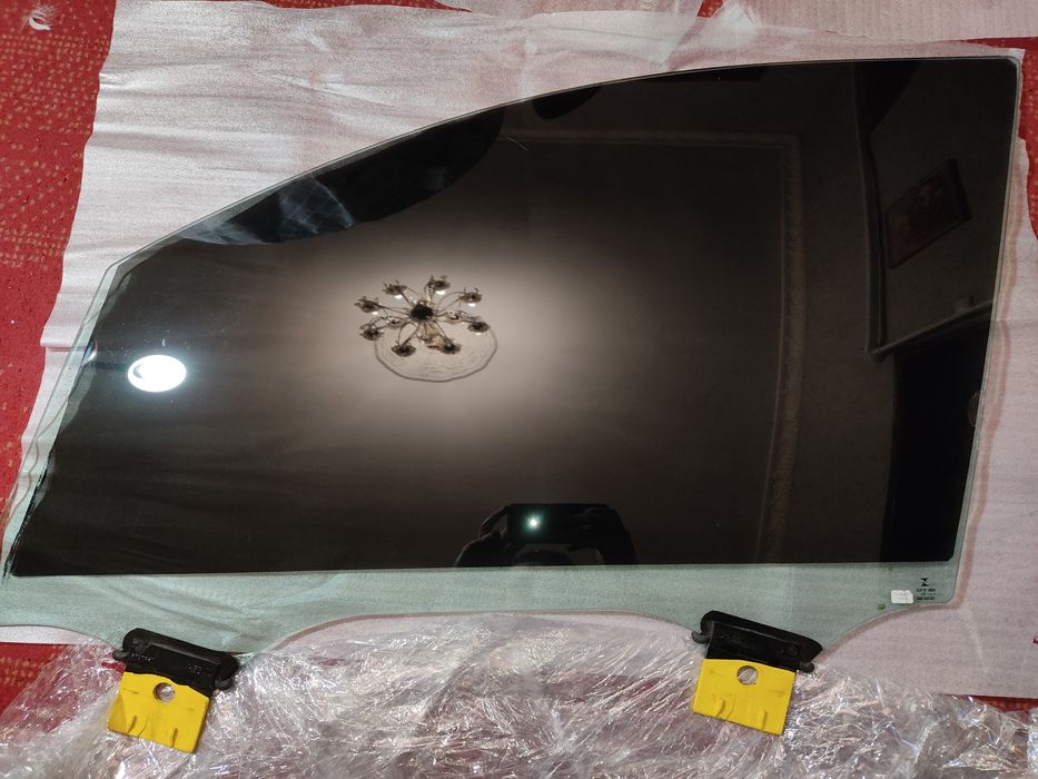 VWAG Audi Q7 2017 переднее левое стекло 4m0845021 оригинал