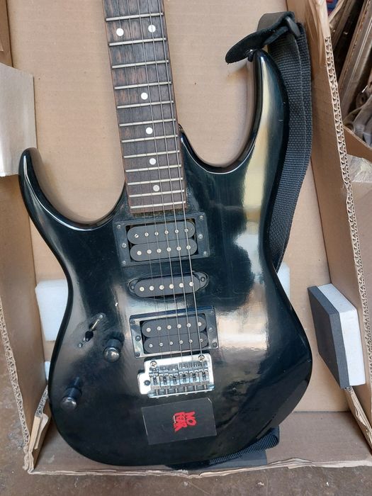 Guitarra Ibanez   preta