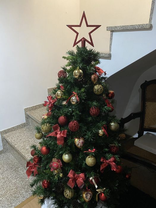 Árvore de Natal 1,5 m + enfeites (sem luzes)