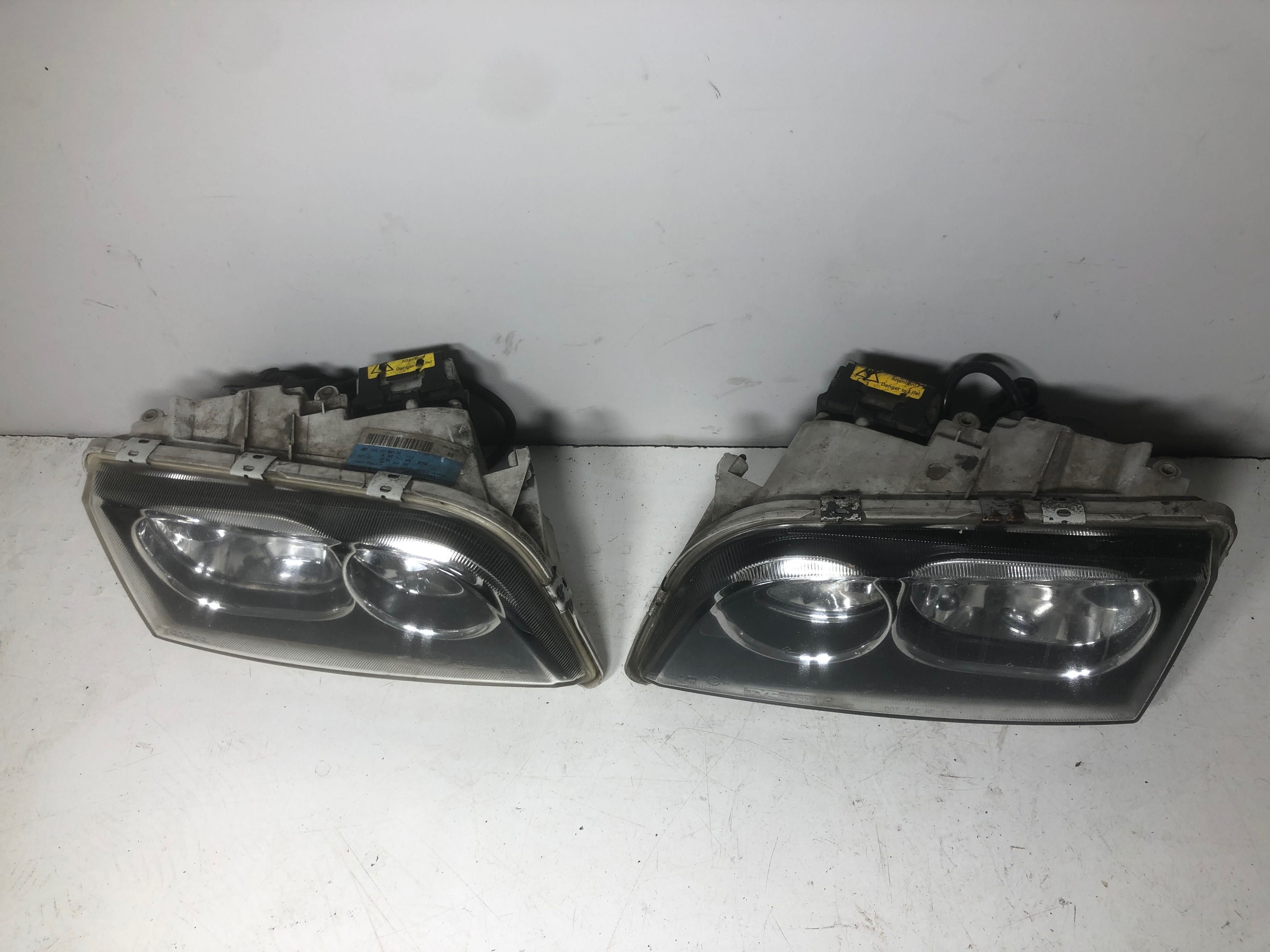 Komplet reflektorów lamp przód Volvo S40 V40 I 1 00-04 Lift xenon euro