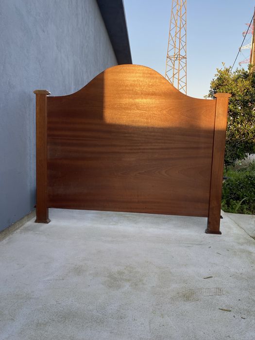 Estrutura de cama de madeira