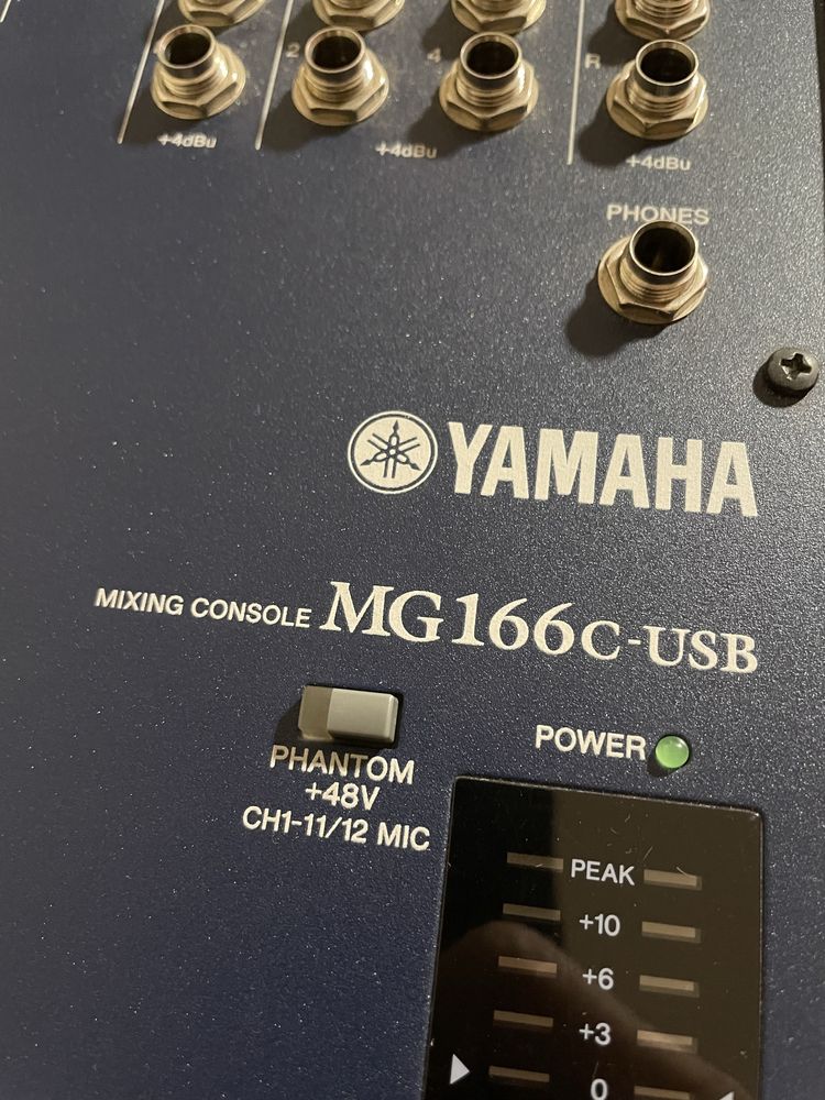 Mesa Mistura Yamanha MG166c-USB