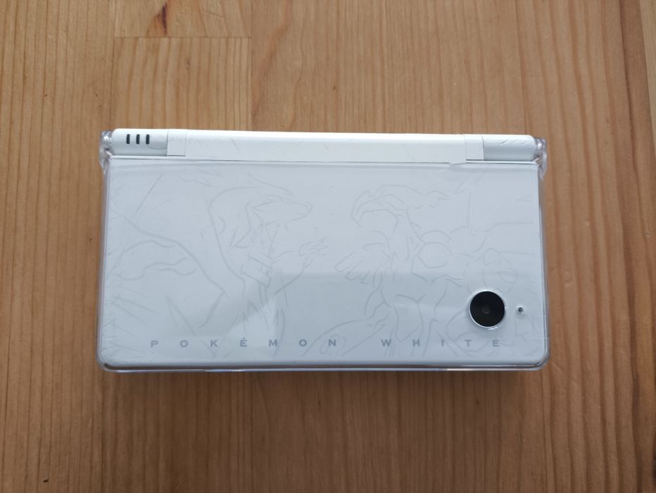 Nintendo DSi Pokemon White (edição limitada)
