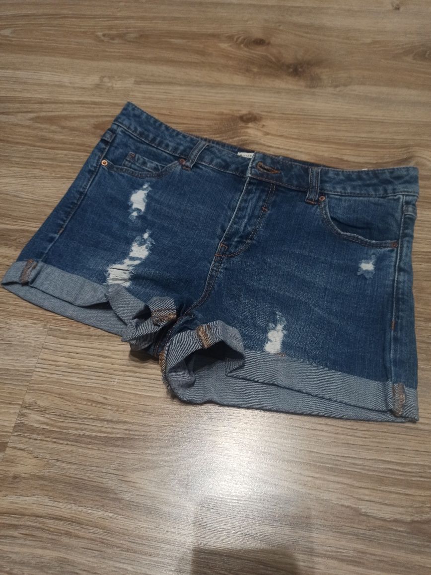 Jeansowe szorty Reserved