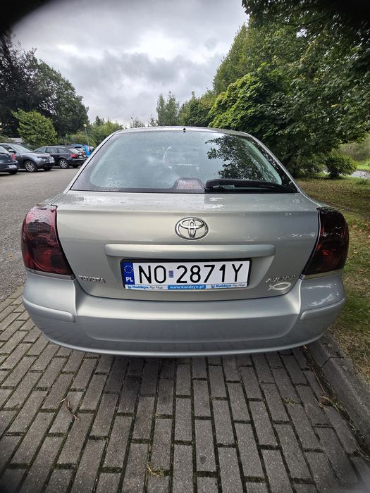 Sprzedam Toyotę Avensis t25