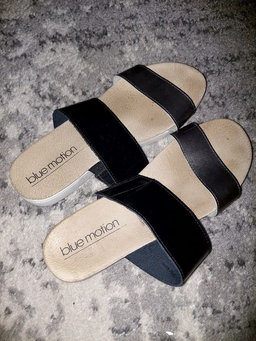 Skórzane klapki damskie 39