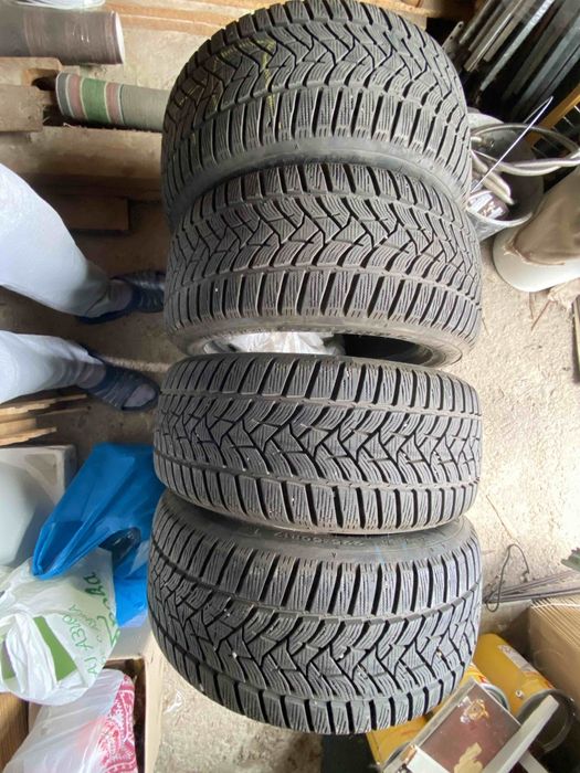 Зимові шини 225/50/17 98V Dunlop Winter Sport 5