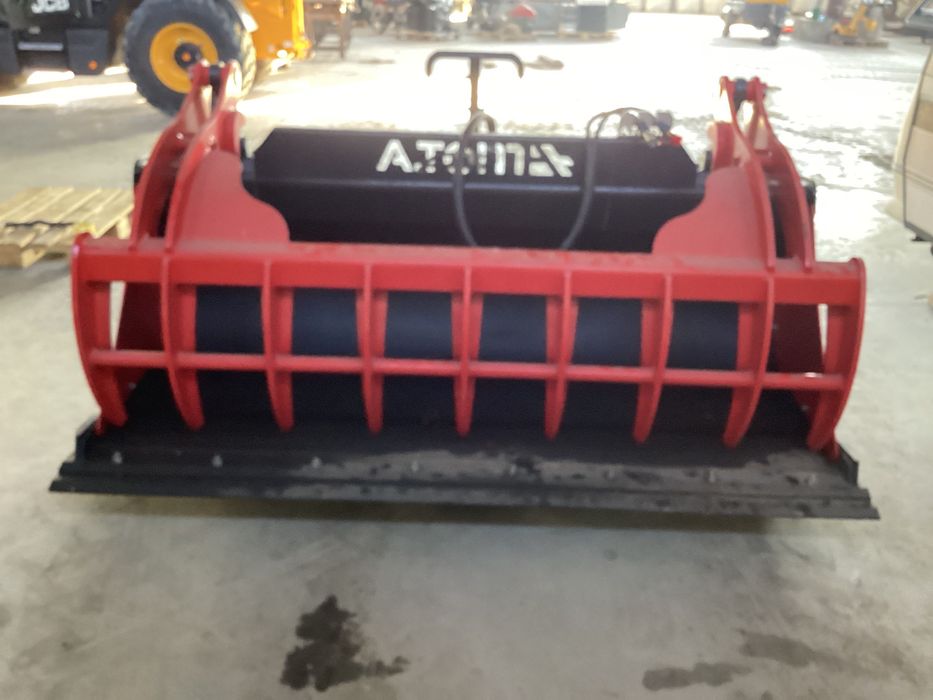 Ківш з прижимом до JCB