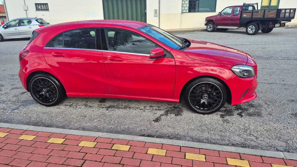 Vendo Mercedes-Benz Classe A 180d AMG Line 2015