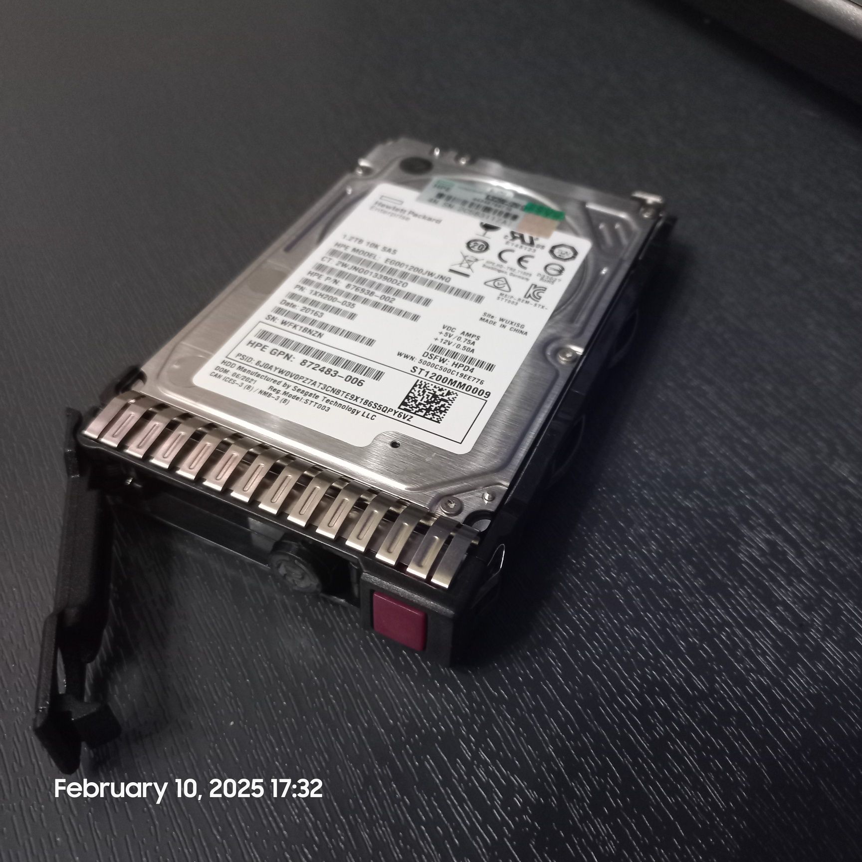 Жорсткий диск HPE 1.2TB 10K SAS 2.5" швидкість та надійність