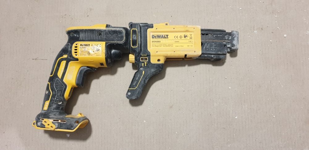 Wkretarka do płyt GK karton gips DeWalt DCF620 z magazynkiem DCF6202