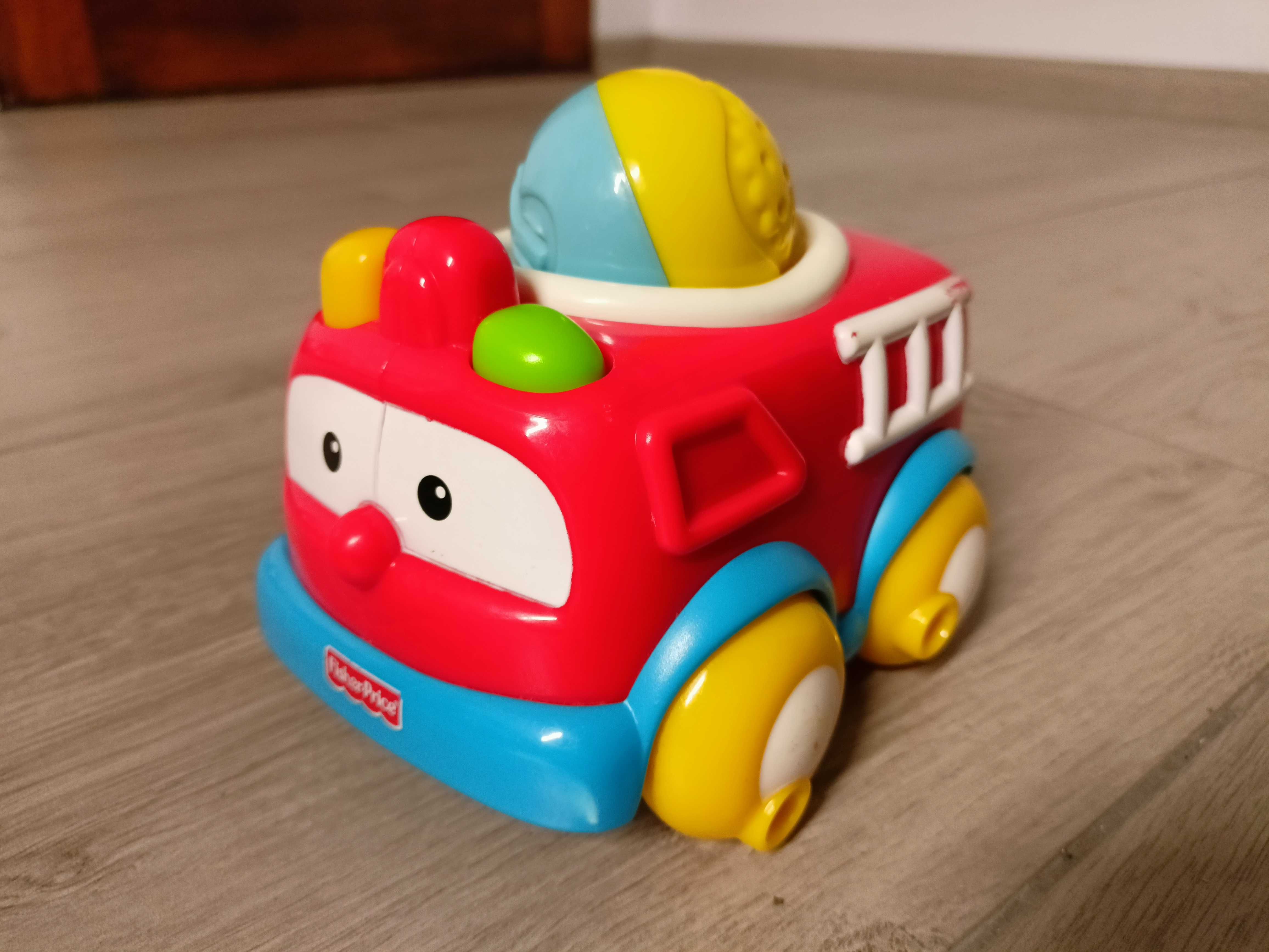 Autko Fisher Price z kuleczką piłeczką