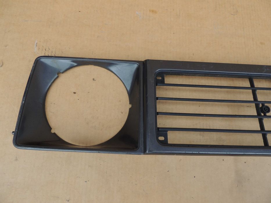 Atrapa chłodnicy okular grill Suzuki Samurai Samuraj 84,85,86-90 SJ413