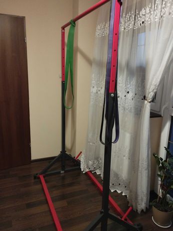 Drążek stacjonarny do podciągania