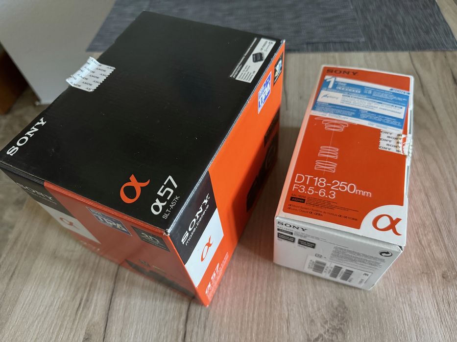 Продам фотоапарат SONY SLT-A57 + об'єктив Sony 18250 DT18-250mm