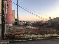 Moradia para recuperar no centro de Salvada com 356 m2