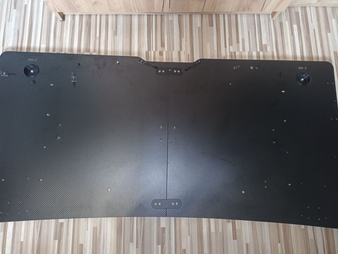 Blat do biurka w kolorze włókna węglowego 140x67