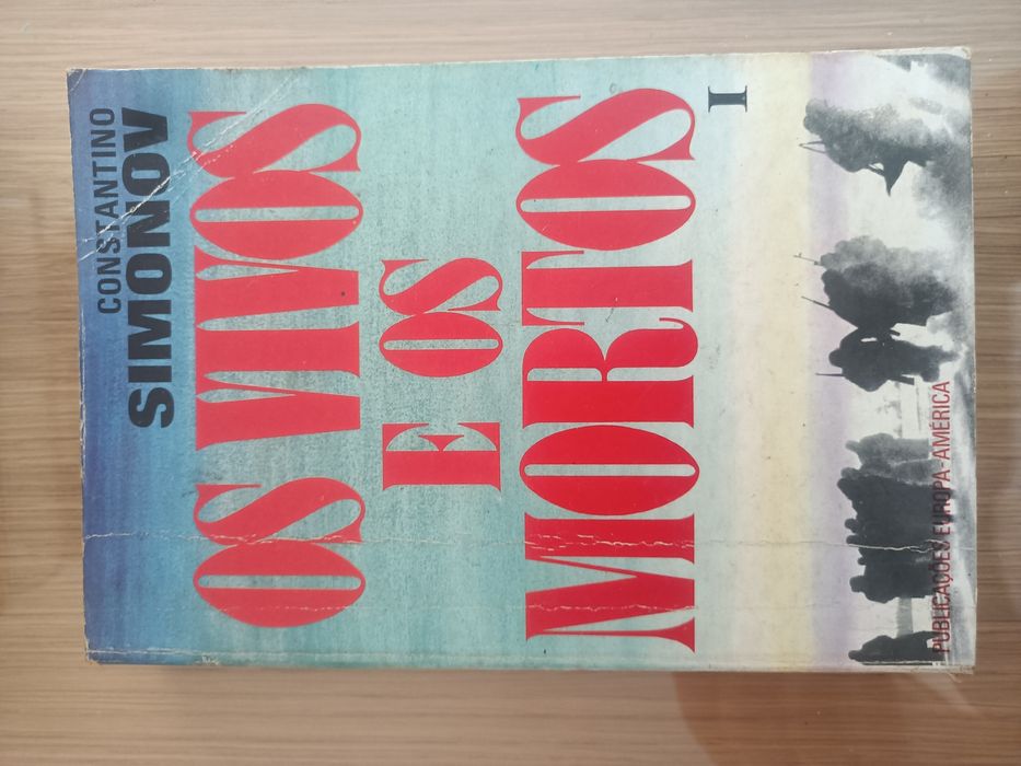 Vendo o Livro Os Vivos e os Mortos