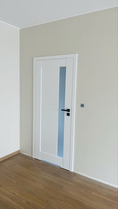 Oscieżnica bezprzylgowa biala regulowana lewa - Windoor. 235-255mm
