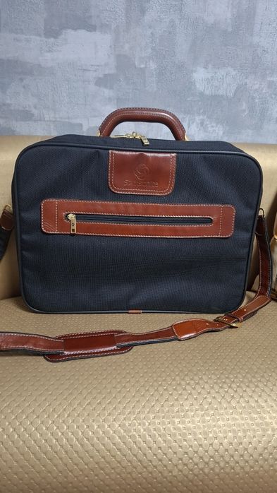 Стильна та практична сумка від легендарного бренду Samsonite