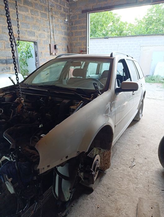 Golf 4 1999 року